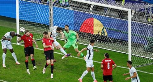 ديميرال يواصل تألقه وهدف مفاجئ.. معركة تركيا والنمسا تشتعل في 7 دقائق